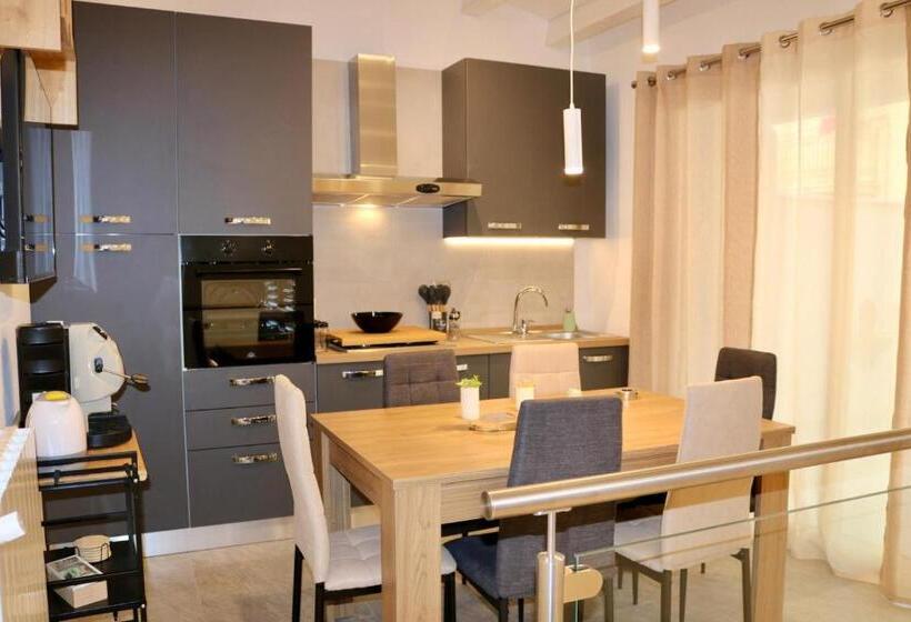 Номер Deluxe с Балконом, Allumaro House