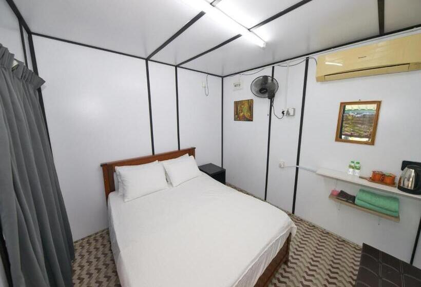 Номер Deluxe, Oyo 90960 Rajawali D Cabin Chalet Roomstay