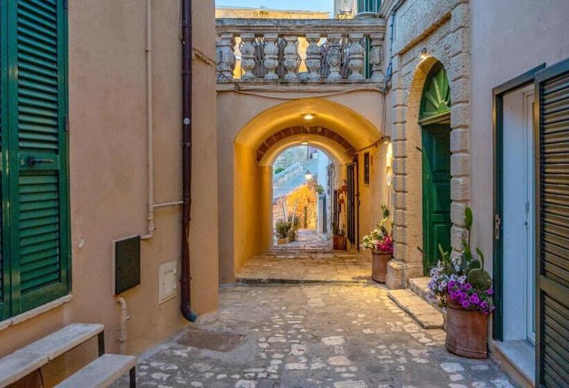 سوییت جونیور, Palazzo De Mori