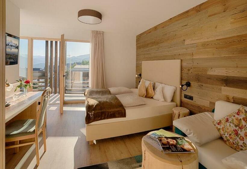 Family Suite, Kristall