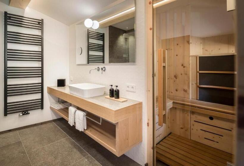 Студия Стандарт, Pra Palmer The Green B&b