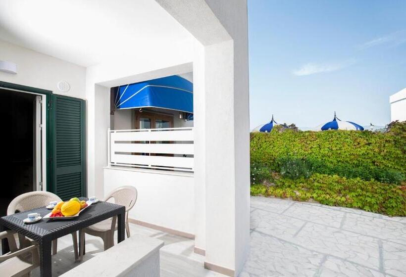 Семейное Студио, Svevo Sea House