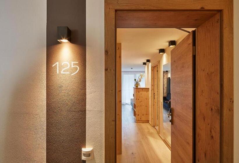 Номер Стандарт с Балконом, Mountain Hotel Mezdì