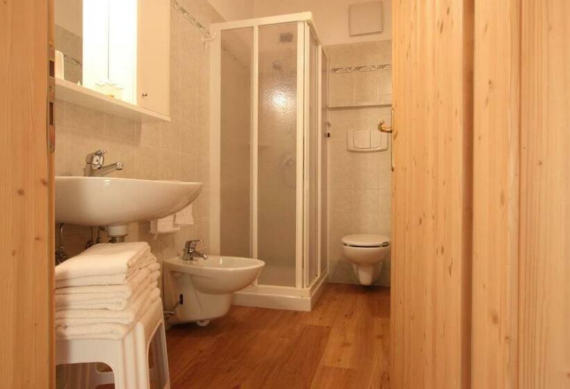 带1个卧室的带阳台的公寓, Residence Montebel