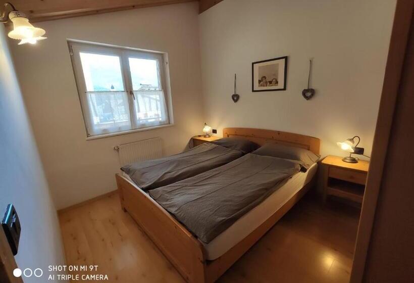 带1个卧室的带阳台的公寓, Residence Montebel