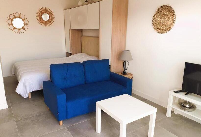 Номер Стандарт Вид на Бассейн, Chambre D Hôtes Le Petit Valadas à 7km D Uzes