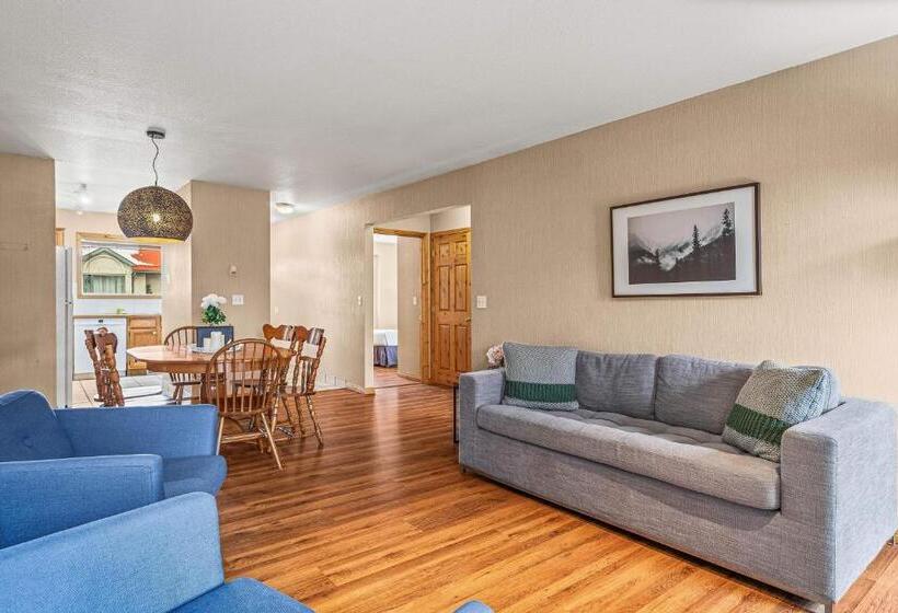 Quarto Familiar, Bow Valley Chalets Entire 2 Bedrooms Townhouse