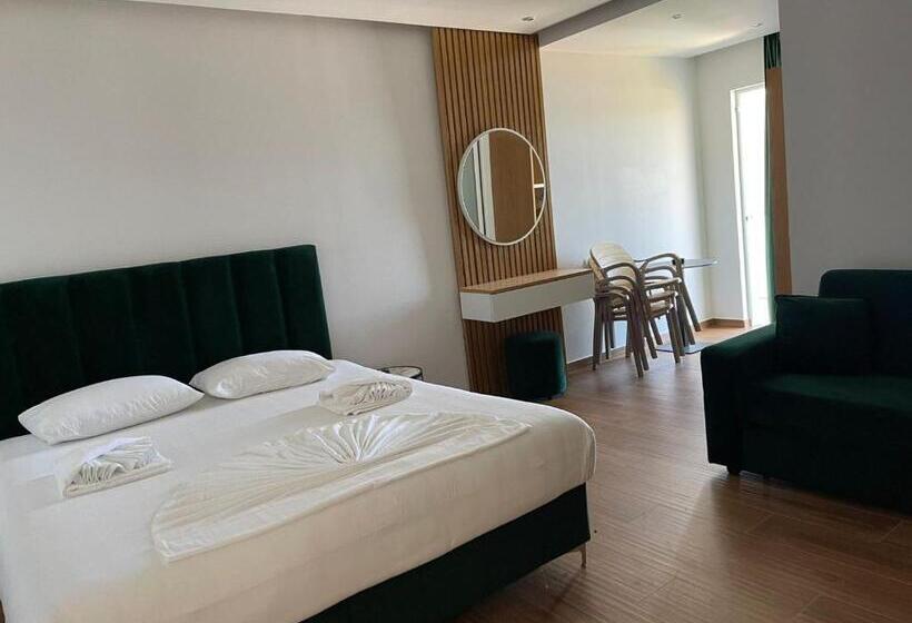 اتاق لوکس سه تخته, Sea La Vie By Hotel Anna