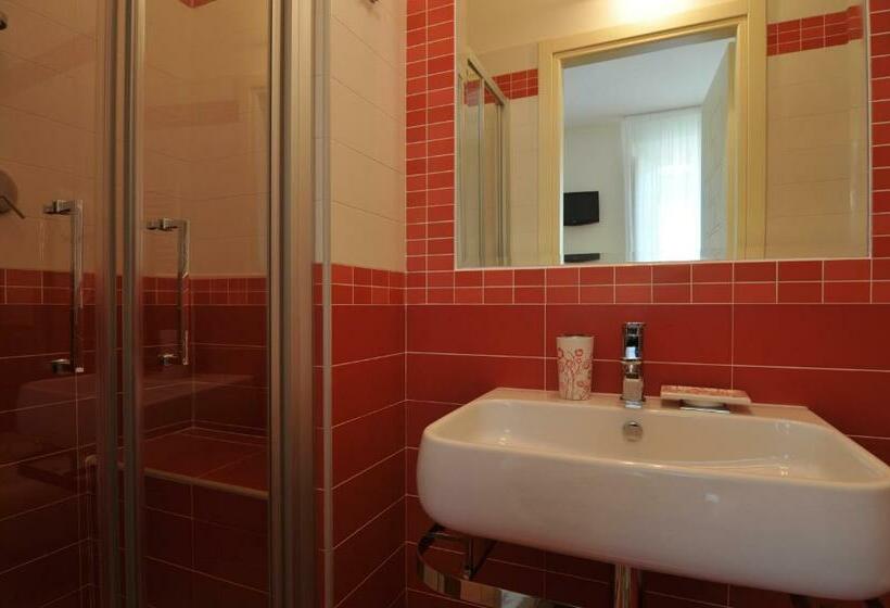 اتاق استاندارد سه نفره, B&b Il Grifone