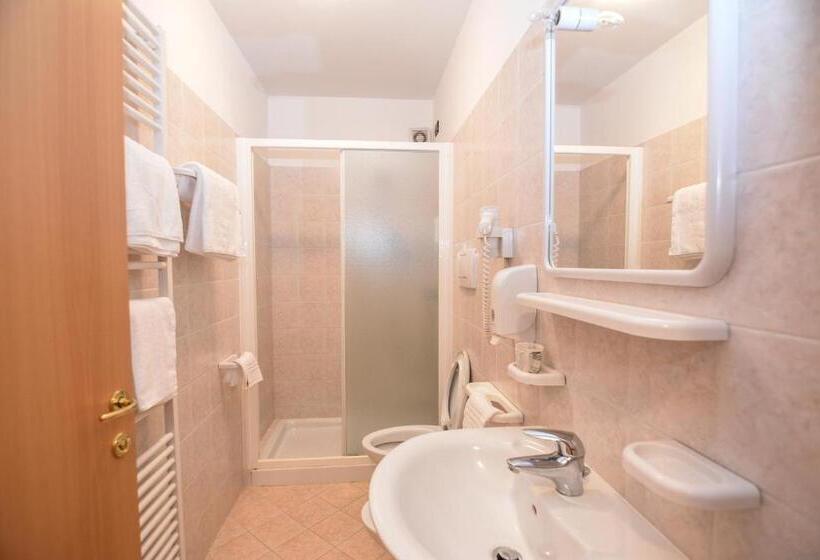 Трехместный Номер Стандарт с Балконом, Bed And Breakfast Galet