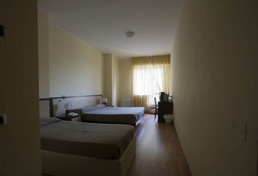 اتاق استاندارد سه نفره, La Fonte
