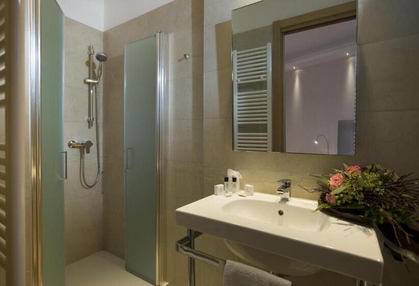 اتاق استاندارد سه نفره, Residence Ristorante Ramandolo