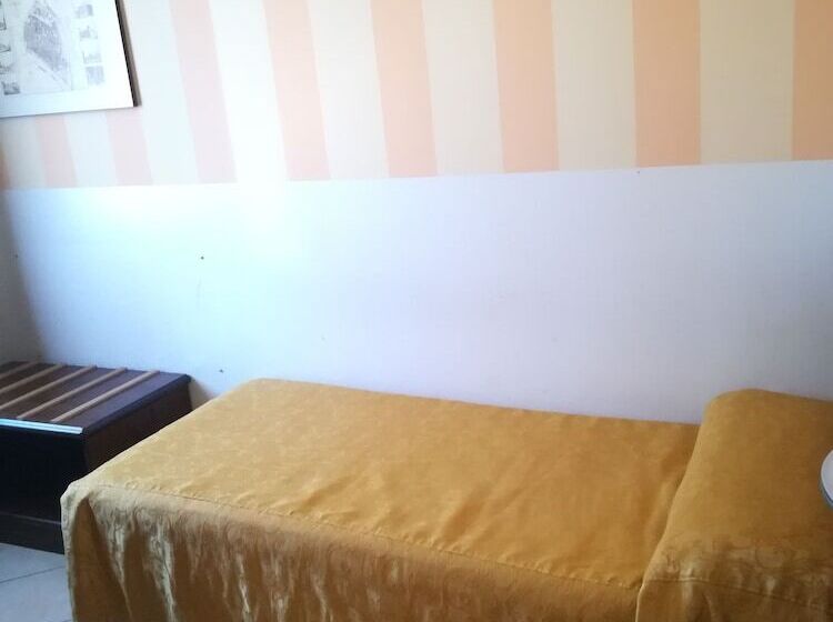 标准单人间, Ristorante Italia
