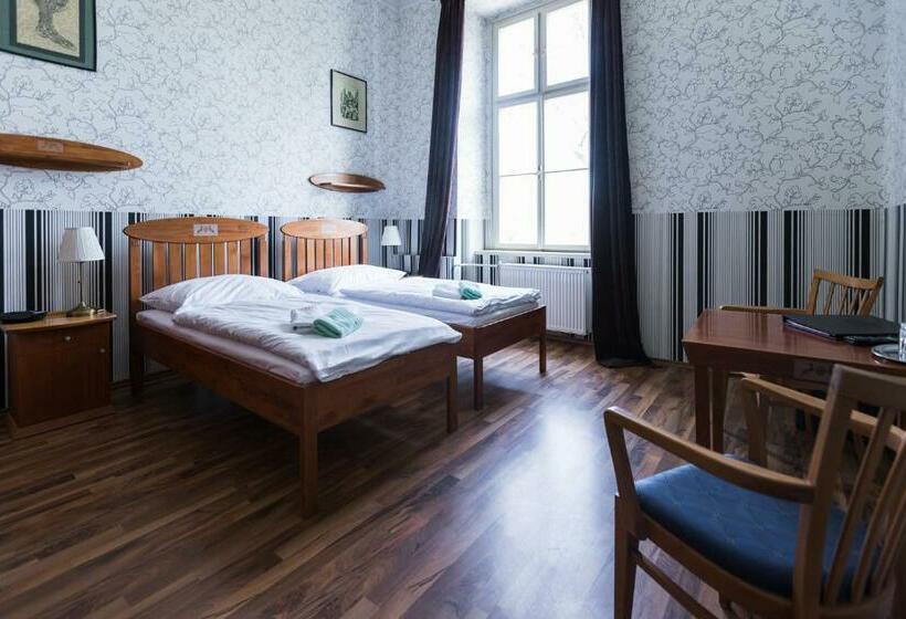 标准间, Kaštieľ Mojmírovce