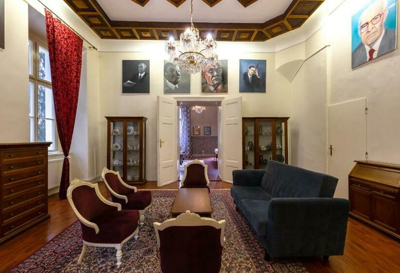 豪华两卧室公寓, Kaštieľ Mojmírovce