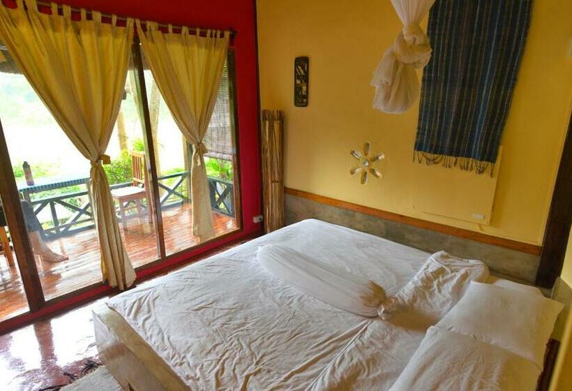 Deluxe room with river view, Mandala Ou Resort