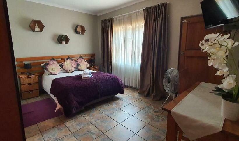 Семейный Номер Совместный Санузел, Aero Lodge Guest House