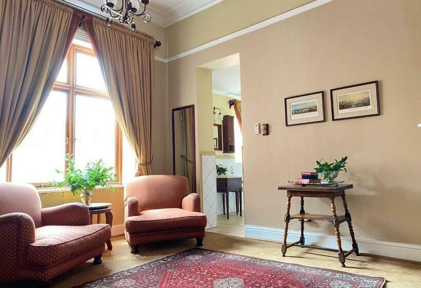 سوییت لوکس, Kimberley Club Guesthouse