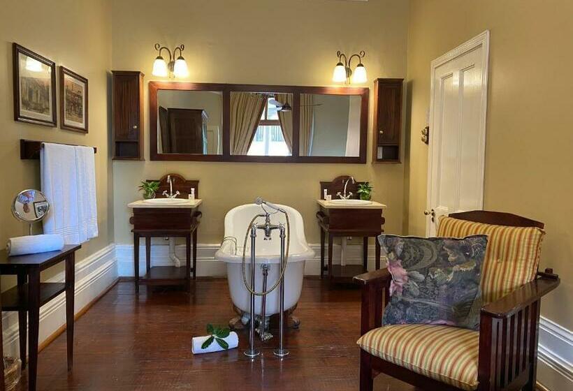 اتاق لوکس با بالکن, Kimberley Club Guesthouse