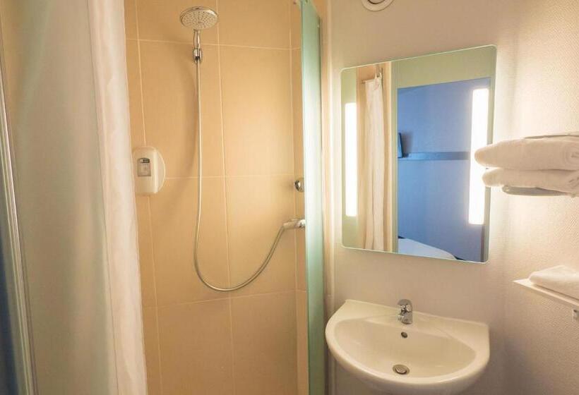 Номер Стандарт Трехместный, B&b Hotel Angers 2 Université
