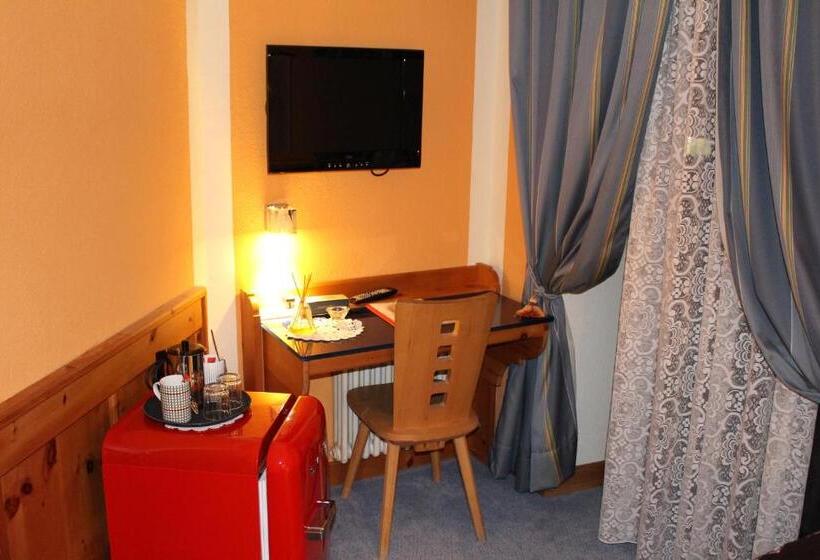 Quarto Estandar Individual, Meublé Gorret