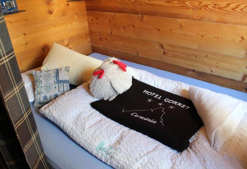 Quarto Triplo Comfort, Meublé Gorret