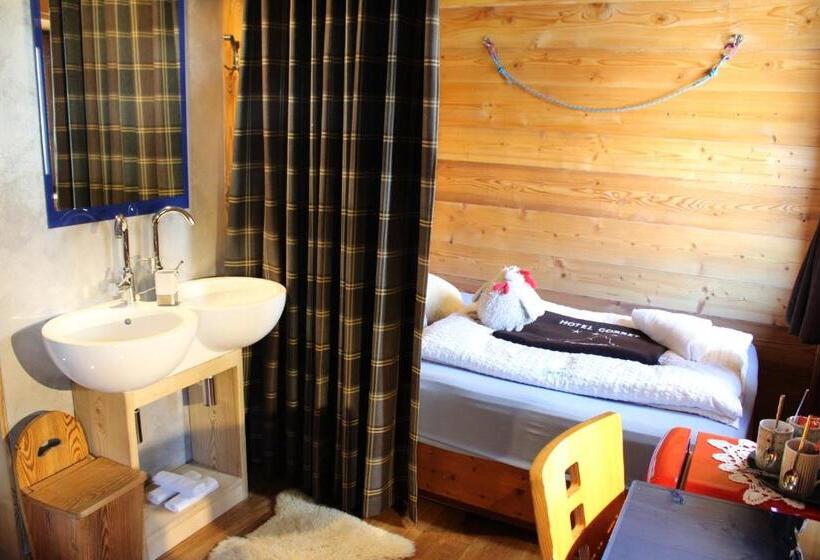 Quarto Triplo Comfort, Meublé Gorret