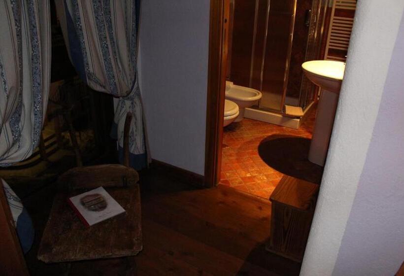 Quarto Triplo Comfort, Meublé Gorret