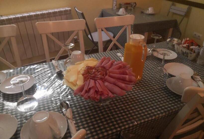 Трехместный Номер Базовый, The Way Hotel Molinaseca