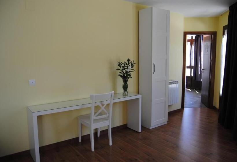 Номер Deluxe с Балконом, The Way Hotel Molinaseca