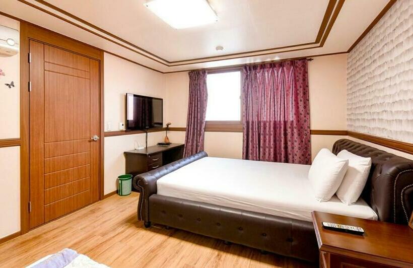 Люкс, Hillstay Residence