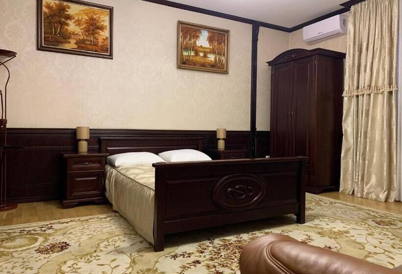 Президентский Люкс, &restaurant Senator