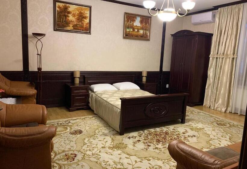 Президентский Люкс, &restaurant Senator