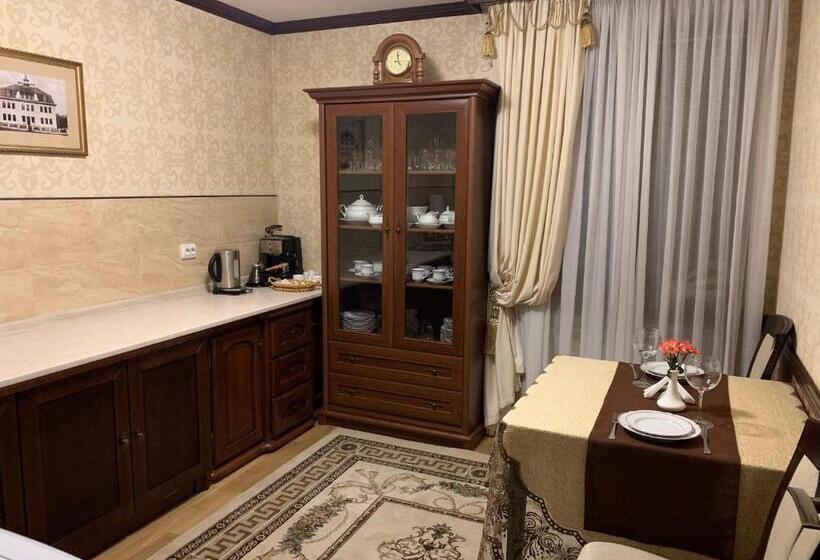 סוויטה אקזקיוטיב, &restaurant Senator