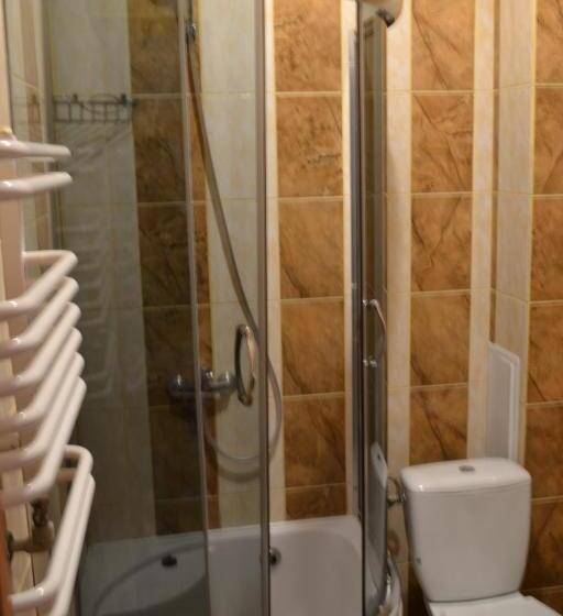 غرفة قياسية فردية, U Olega