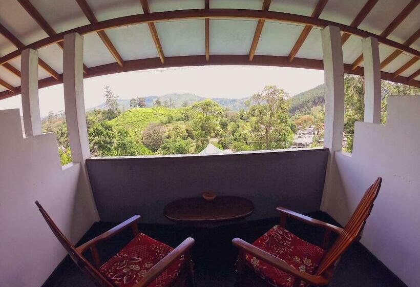Quarto Triplo Estandar, Lakshmis Hotel Ella