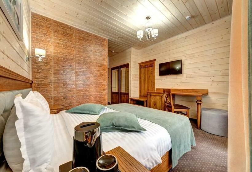 جناح جونيور, Podgorie Spa