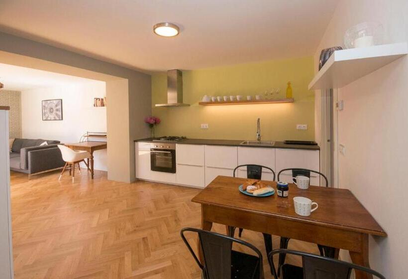 테라스가 있는 2 베드룸 아파트, Bed&breakfast & Apartment Klafé