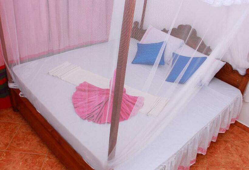 Standard Room Shared Bathroom, Moon Glow Guest