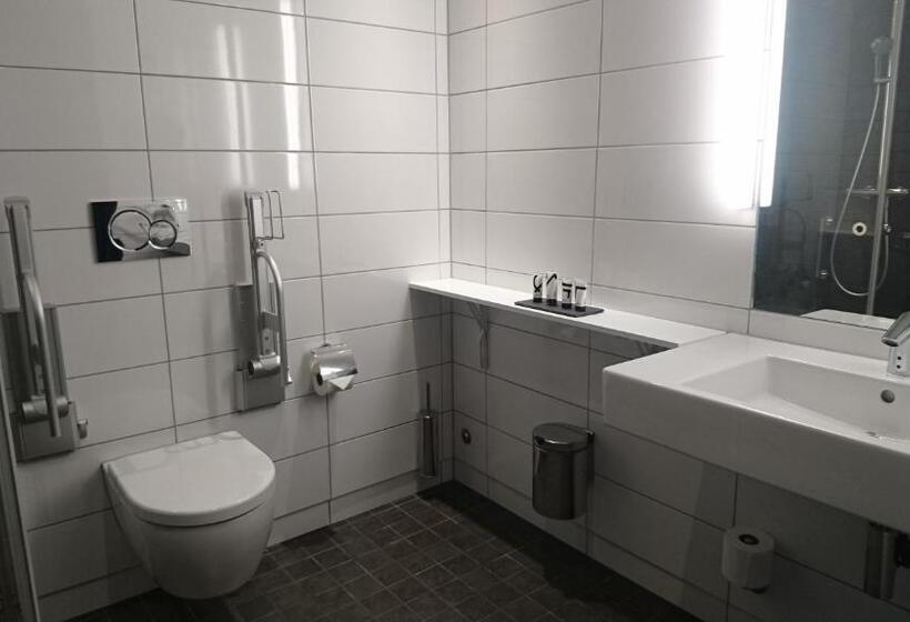 Standard-invahuone, Kust Hotell & Spa