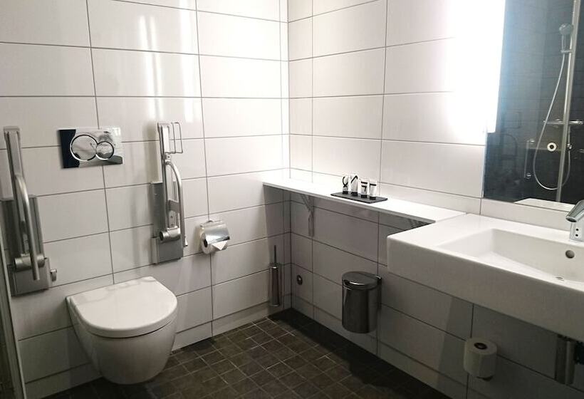 Standard-invahuone, Kust Hotell & Spa