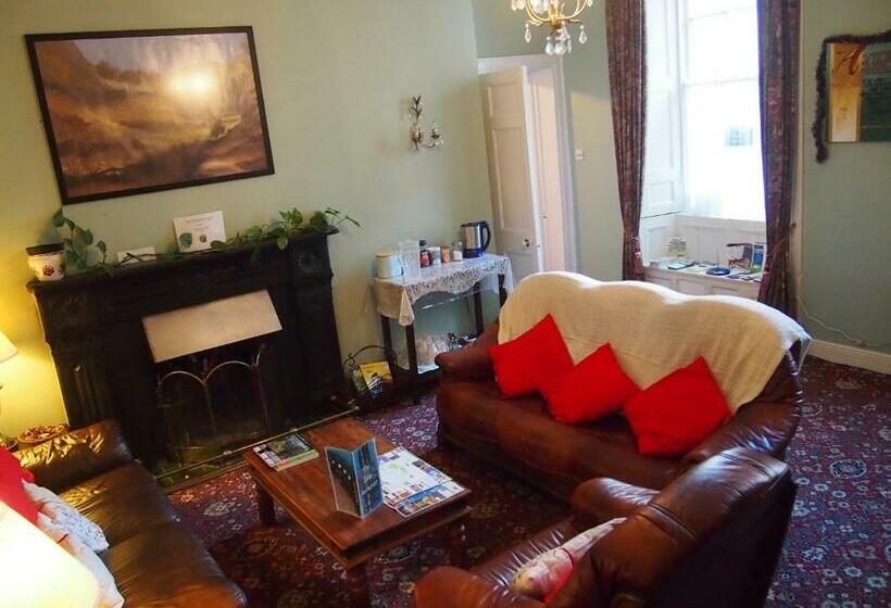 Номер Стандарт, Cashel Town Center Inn