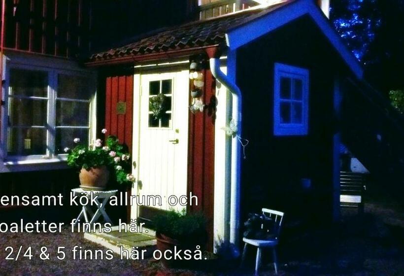 Номер Стандарт Четырехместный Совместный Санузел, Stora Djulö Vandrarhem