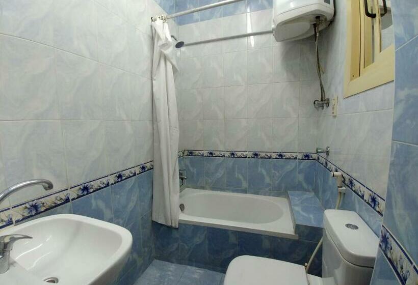 اتاق استاندارد چهارنفره با سرویس بهداشتی مشترک, Sun Hostel Cairo