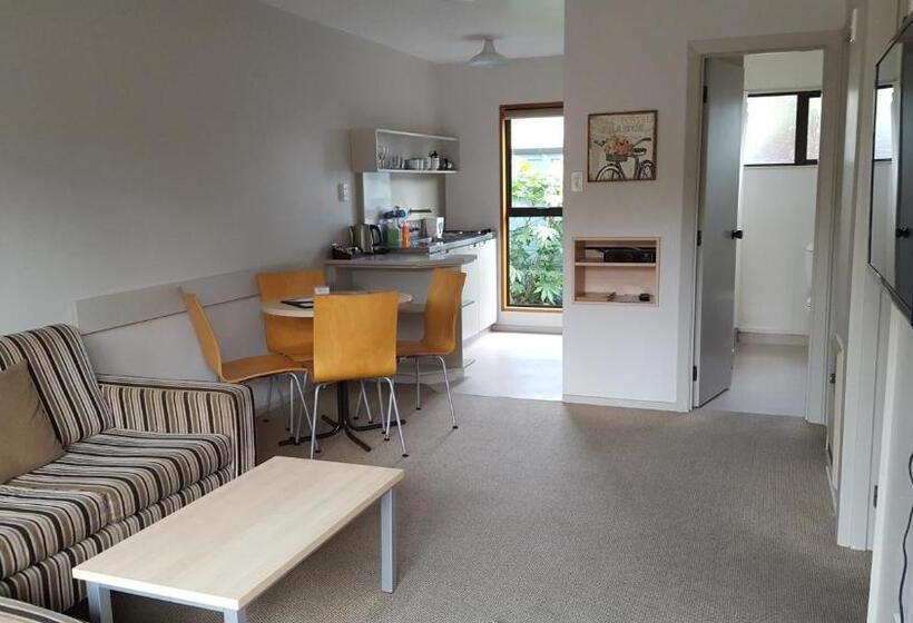 Апартаменты 2 Спальни, Akaroa Waterfront Motels