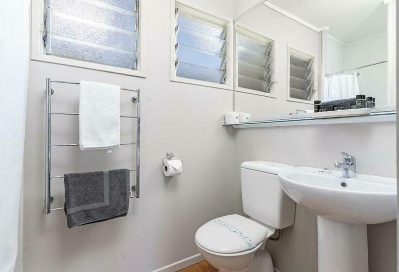 استودیوی استاندارد, Amble Inn Motel