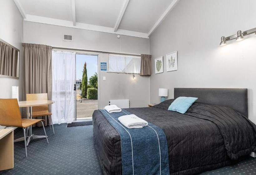 Escritório Estándar, Amble Inn Motel