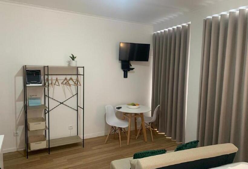 Студия Стандарт, Guimaraesliving   Hostel & Adventure