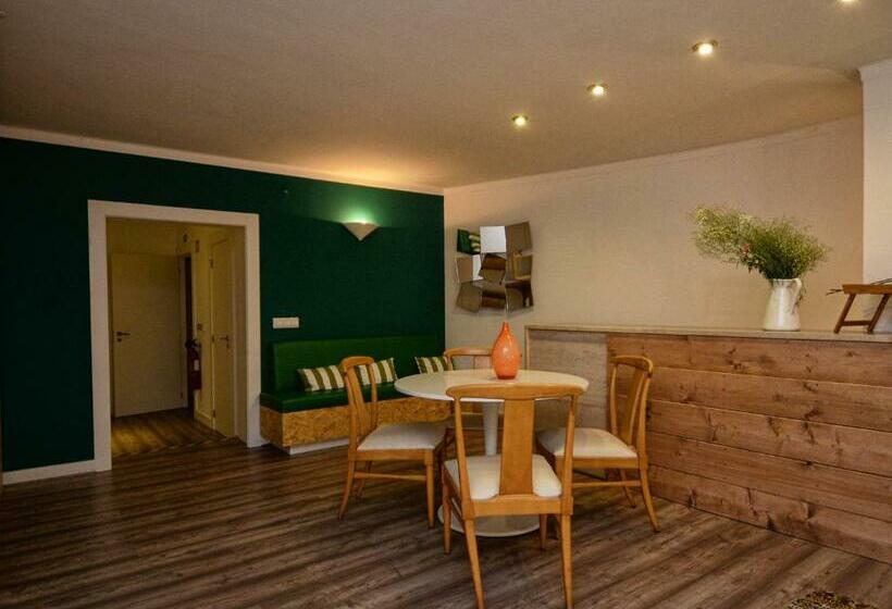 Студия Стандарт, Guimaraesliving   Hostel & Adventure