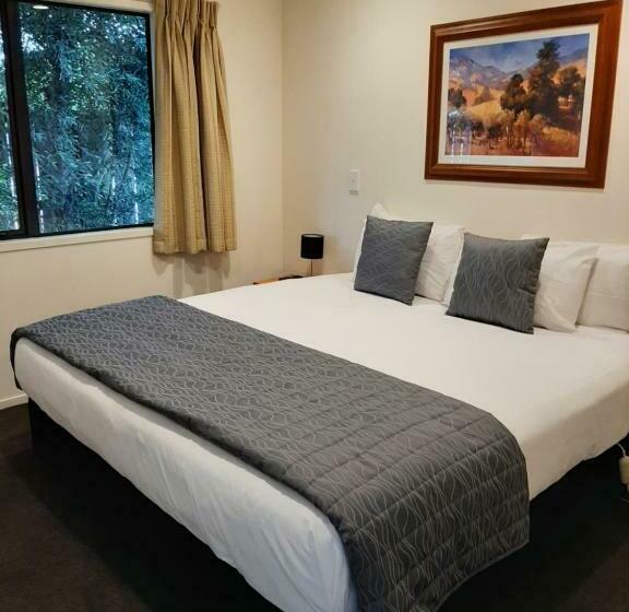 Апартаменты 2 Спальни, Claremonte Motor Lodge